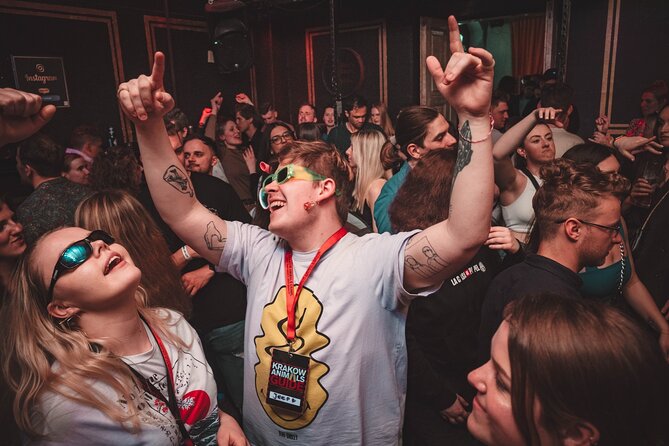 1 Hour of Open Bar Pub Crawl + Karaoke + VIP Entry to Best Clubs - Key things to know before you go