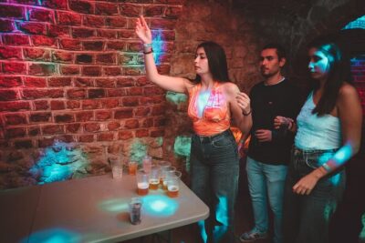1 Hour of Open Bar Pub Crawl + Karaoke + VIP Entry to Best Clubs - Open bar, free shots, and how the drink options work