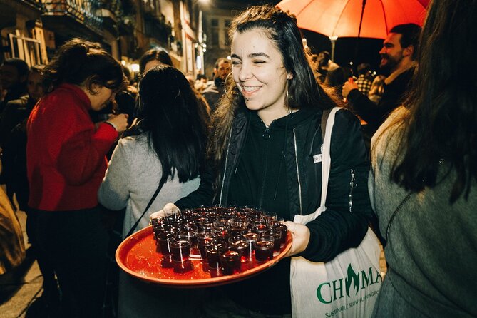 4-hour Guided Porto Pub Crawl with 6 drinks and VIP CLUBentry - Bar Stop 1: Where the Night Gets Rolling
