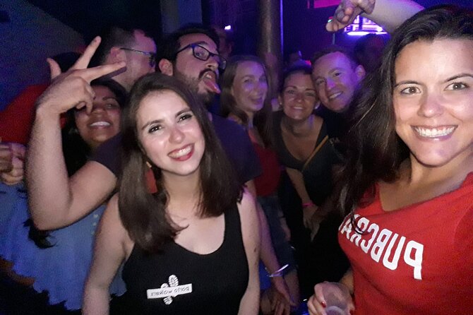 4-hour Guided Porto Pub Crawl with 6 drinks and VIP CLUBentry - Meeting at Fonte dos Leões (Look for the Red Umbrella)