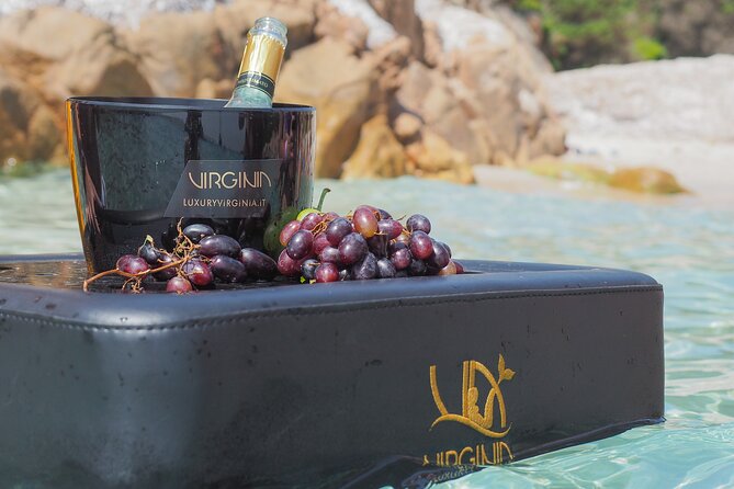 8-hour tour of the La Maddalena Archipelago Ponte VIP - Porto Rafael: a small harbor base with big-park views
