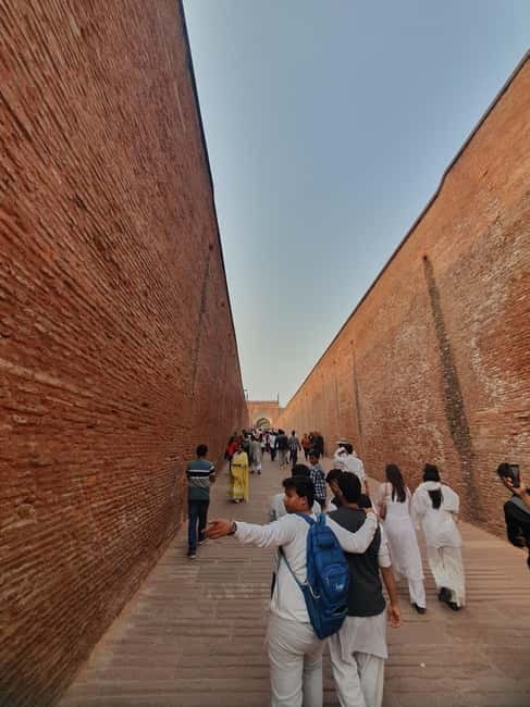 Agra: Taj Mahal Vip tickets with Professional Photographer - Getting there and back: private AC car pickup in Agra