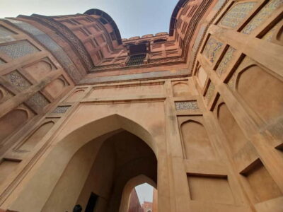 Agra: Taj Mahal Vip tickets with Professional Photographer - Price and value: why $7 can feel unusually good