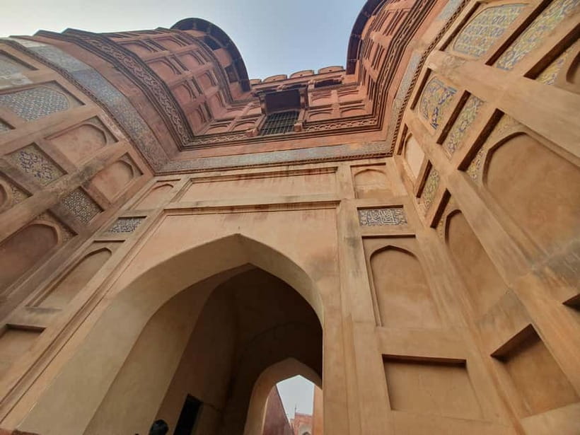 Agra: Taj Mahal Vip tickets with Professional Photographer - Price and value: why $7 can feel unusually good