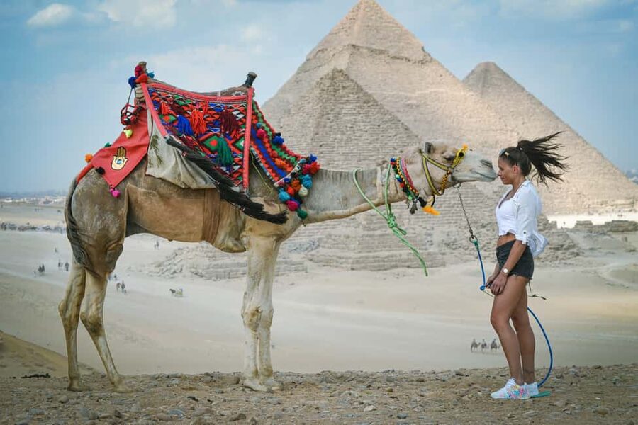 All-inclusive private Trip Pyramids Sphinx, Camel, VIP Lunch - Private Pyramids of Giza and Sphinx: what the half-day feels like