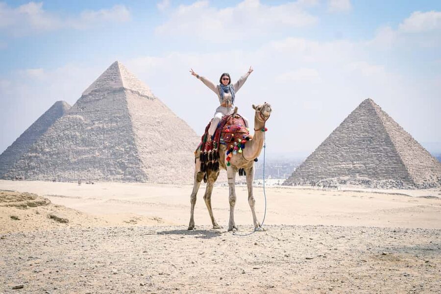 All-inclusive private Trip Pyramids Sphinx, Camel, VIP Lunch - VIP lunch at a local restaurant: what’s included (and how to use it)
