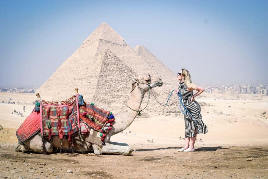 All-inclusive private Trip Pyramids Sphinx, Camel, VIP Lunch - Practical tips for a smart-casual day in the heat
