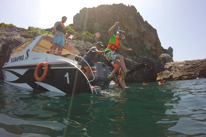 Angthong National Marine Park VIP Small Group Tour - Mu Ko Ang Thong: beach lunch and guided kayaking with real pacing