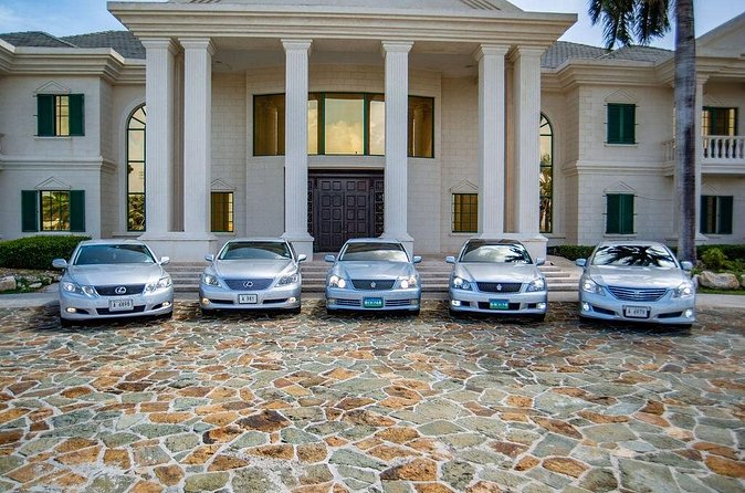 Antigua - VIP Fast Track On Arrival ONLY And Round Trip Transfer - Departure day: round-trip transfer and flight tracking support