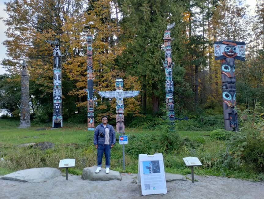 Aquarium & StanleyPark+20 Gem Spots+City/Vip Car+Small Group - The park landmarks: 9 O’Clock Gun, lighthouse, rose garden