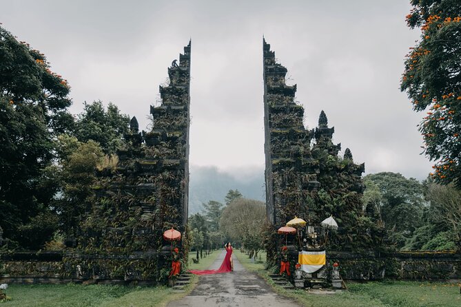 Bali Flying Dress VIP Ubud Photoshoot (Private with Professional Photographer) - The dress rental and assistant: how you get “flying” results