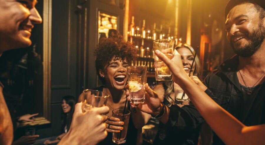 Bamberg: Bar & Club Tour with free Shots & VIP entry - The 4-Hour Night Plan: Four Bars, One Club, Free Drinks