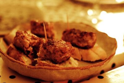Barcelona Gothic Quarter VIP Tapas & Wine Tour - The Walking Part: Ciutat Vella at a Human Pace