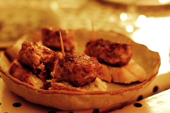 Barcelona Gothic Quarter VIP Tapas & Wine Tour - The Walking Part: Ciutat Vella at a Human Pace