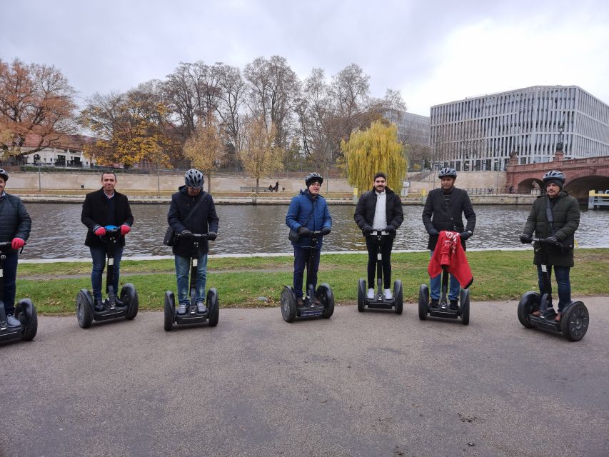 Berlin: 2-H VIP Private Guided Segway Tour - Brandenburg Gate area: a photo stop that feels like motion