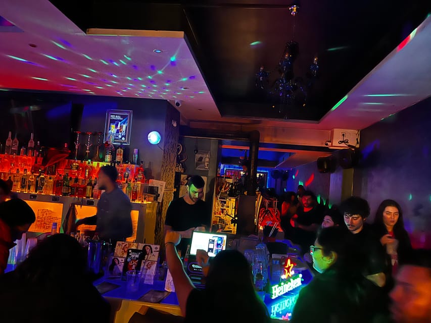 Berlin: Pub Crawl & Party with Free Shots & VIP Club Access - Getting around and dress: the two details that trip people up