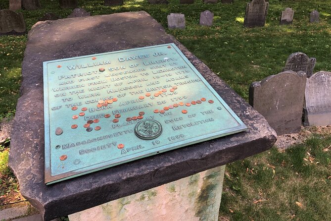 Best of Boston Combo: Harbor Cruise & VIP Freedom Trail - Granary Burying Ground: the Revolution you can read on gravestones