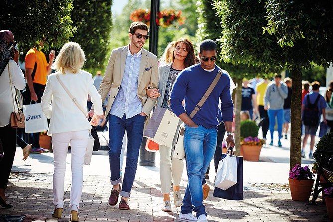 Bicester Village Shopping Trip from London with VIP Discount - Coach comfort and “no lunch” reality check
