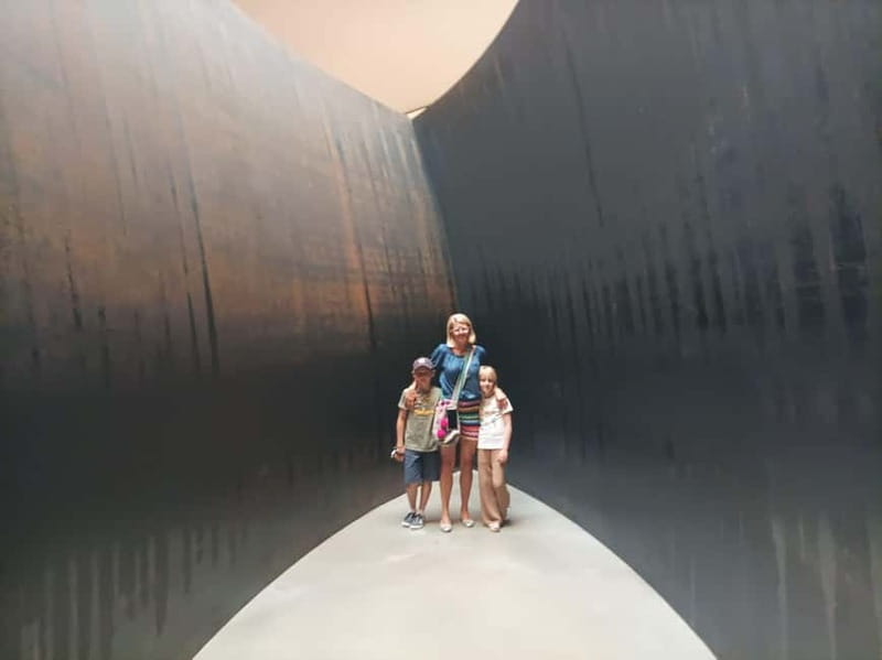 Bilbao: Guggenheim VIP Experience. Small Group. Expert Guide - Practical Tips Before You Go