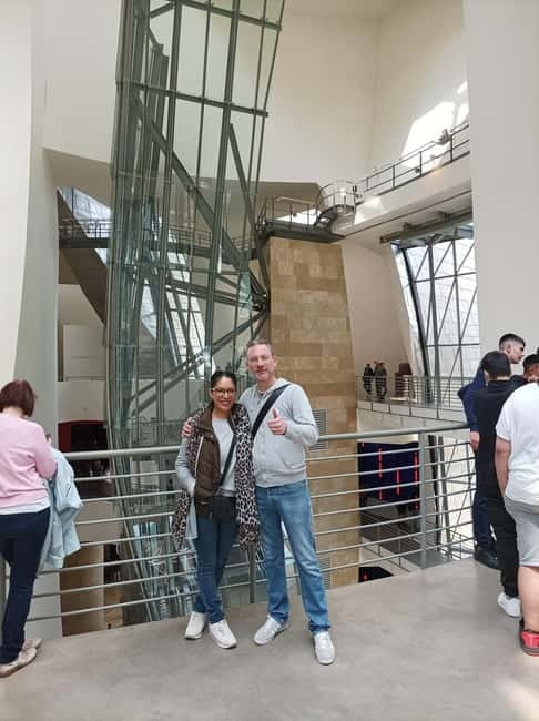 Bilbao: Guggenheim VIP Experience. Small Group. Expert Guide - Language Choice That Keeps the Tour Clear