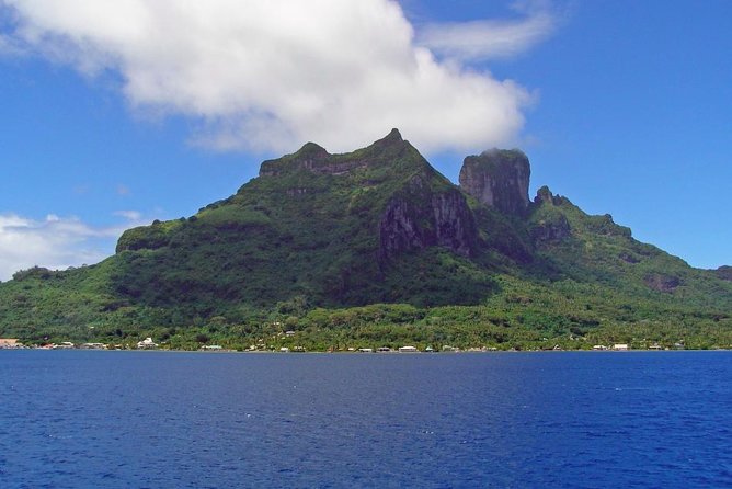 Bora Bora VIP Arrival Airport to Hotels Transfer - Music, Wi‑Fi, and a Panoramic Sunroof: Making the Minutes Count