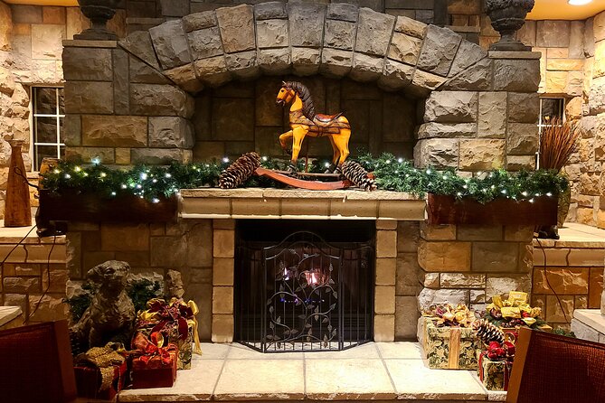 Branson VIP Christmas Light Tour - Big Cedar Lodge: the long, winding lights stop that people remember