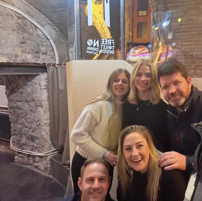 Budapest: Guided Ruin Bar Pub Crawl VIP Entry & Free Shots - Where the night starts: Salvatore Bar to Humbak Borkapolna
