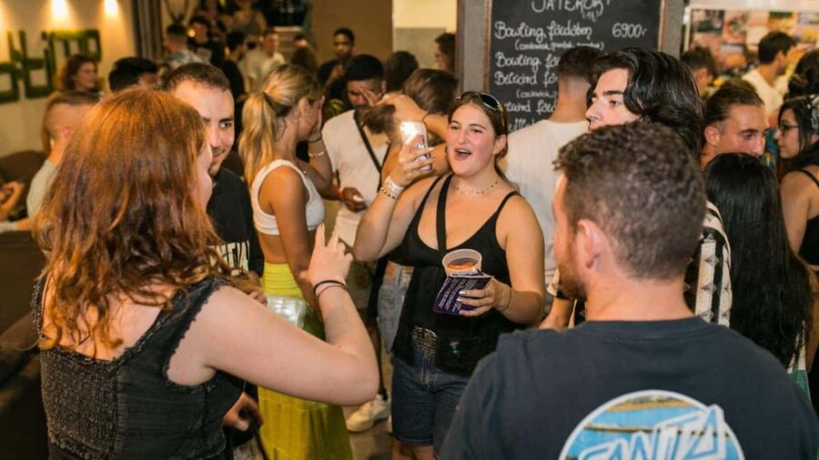 Budapest: Unmissable Bar Crawls with Shots & VIP Club Entry - Why Instant-Fogas VIP entry changes the whole night