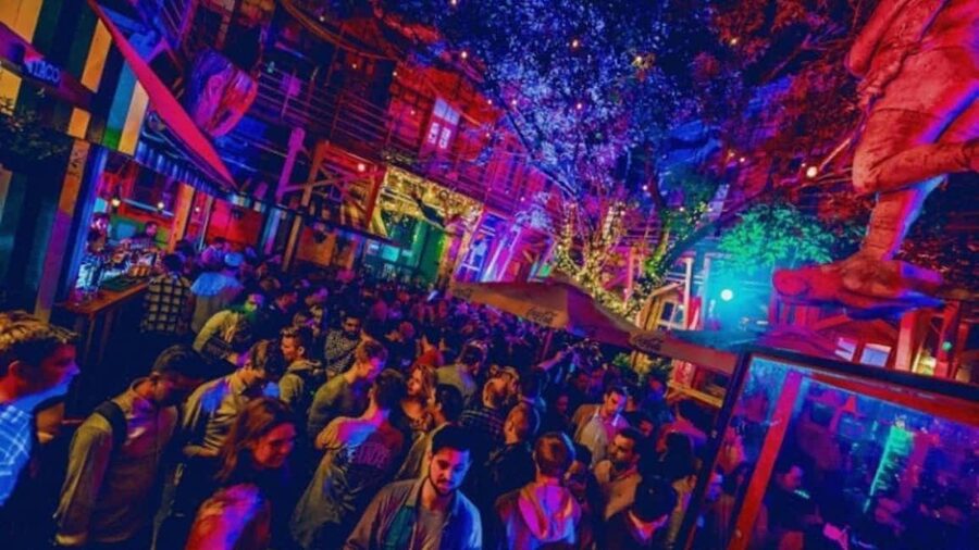 Budapest: Unmissable Bar Crawls with Shots & VIP Club Entry - Logistics that can make or break your comfort