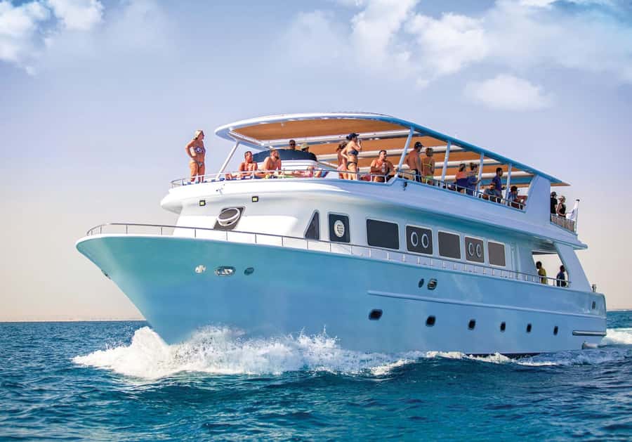 Cairo to Red Sea: VIP Yacht Cruise, Snorkeling & Lunch - Jabal el Sakka snorkeling: two guided swims in one premium reef area
