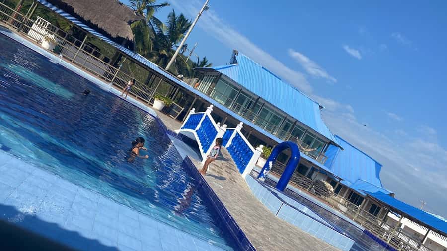 Cartatgena: Volcan Del Totumo + Almuerzo En Hotel VIP - Swimming at the volcano: quick cool-down, not a full swim day