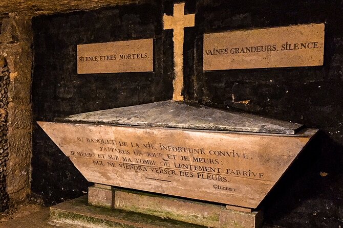 Catacombs of Paris Semi-Private VIP Restricted Access Tour - Why the guide makes or breaks the experience