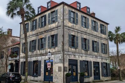 Charleston Style VIP Tour - Historic Downtown Charleston: Battery, White Point Garden, and the stories you can’t unsee
