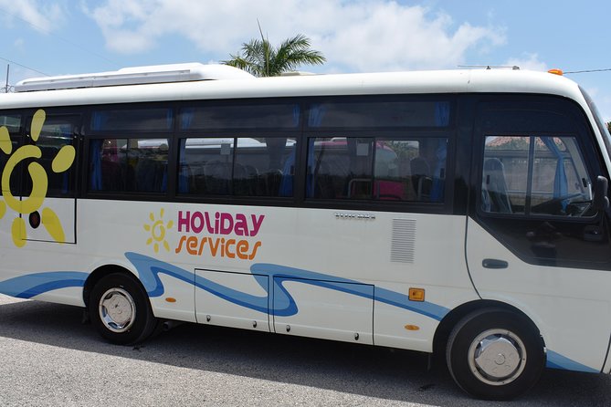 Club Mobay VIP Lounge Access and Round-Trip Airport Transfer - Arrival Day: plane to lounge to hotel without the mental load