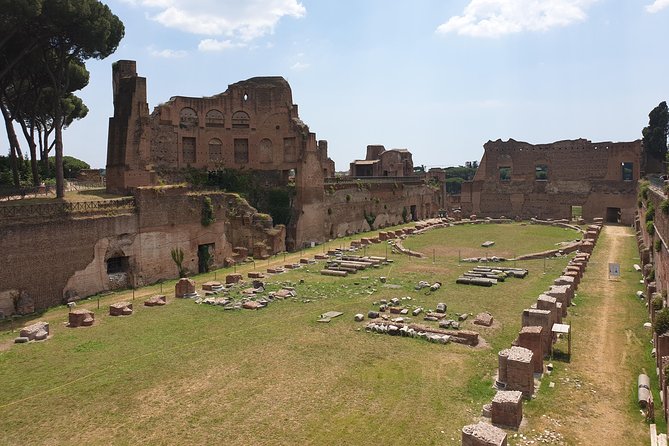 Colosseum, Palatine Hill and Roman Forum Expert Guided Tour - Guides: why this tour gets praised (and what to do with that)