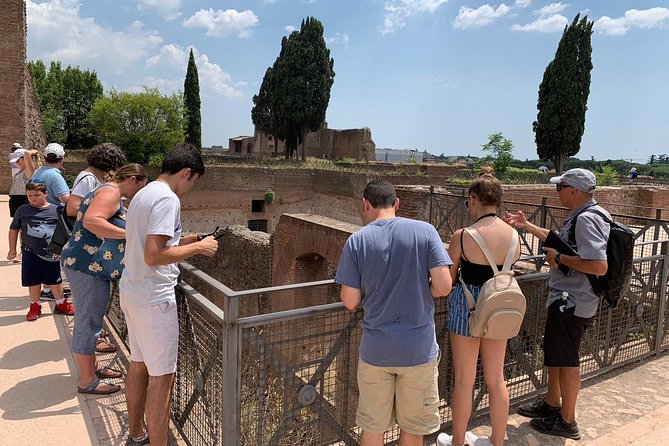 Colosseum Tour with Palatine Hill and Roman Forum - Colosseum, Palatine Hill, and the Roman Forum in One 3-Hour Loop