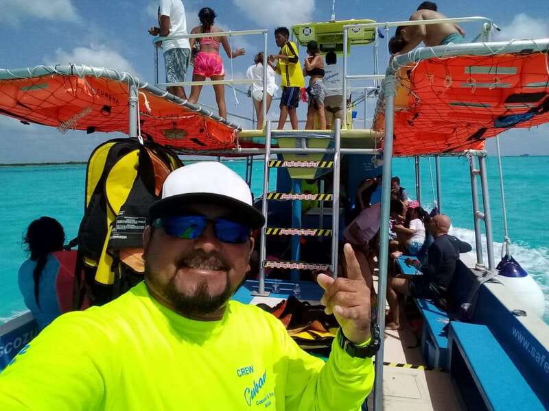Cozumel: VIP Glass Bottom Boat & Snorkeling 3 Reefs Tour - Stop 1 at Villa Blanca Garden Beach: a first taste of the reef