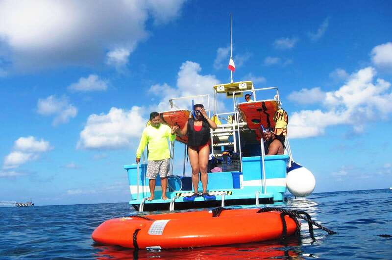 Cozumel: VIP Glass Bottom Boat & Snorkeling 3 Reefs Tour - Drinks, photos, and the little perks that add up