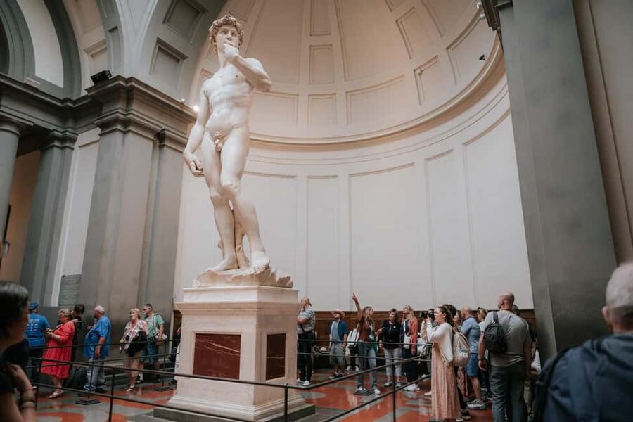 David & Duomo VIP Tour with Exclusive Terrace Access & Dome - Before you go: where to meet and what to wear in the cathedral area