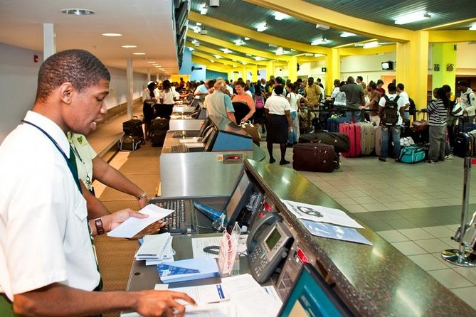 Departure Shuttle to Airport, Club Mobay Fast Track & VIP Lounge Combo - The Airport Entry Moment: Where Check-In Happens