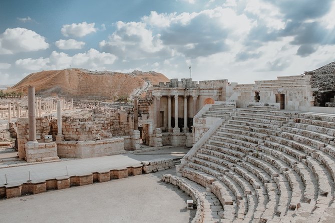 Discovering Pompeii and Herculaneum - VIP Tour with Lunch - Lunch at Pompeii: timed fuel, not a foodie detour