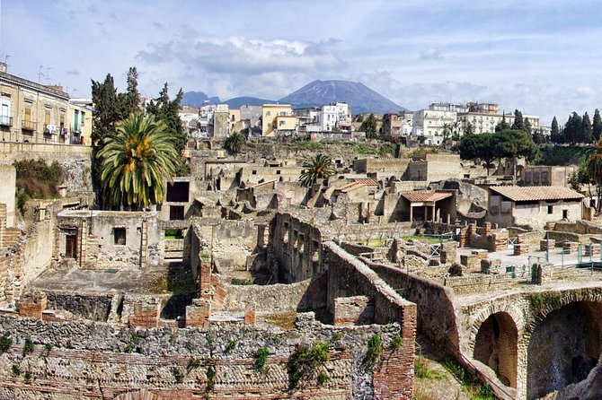 Discovering Pompeii and Herculaneum - VIP Tour with Lunch - Herculaneum: why the 1h30 walk feels more complete