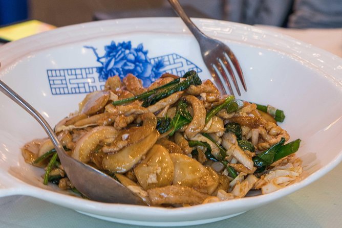 Downtown Vancouver Asian Food Tour by Vancouver Foodie Tours - Stop 1: Konbiniya Japan Centre for snack-shop culture