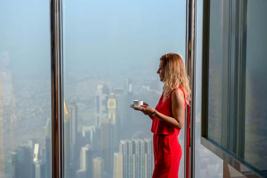 Dubai: Burj Khalifa VIP Experience Level 152 Lounge Access - Moving around once you’re up: crowds, elevators, and pacing