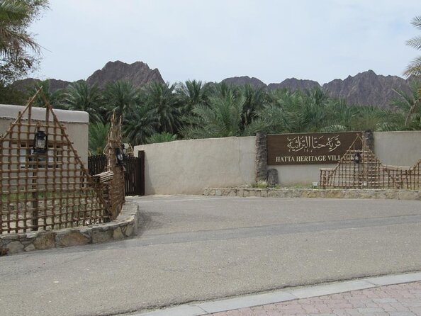 Dubai Evening 4x4 VIP Desert Safari ,Table Service BBQ Dinner - Key highlights at a glance