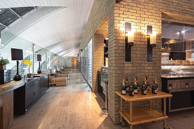 Dubai International Airport (DXB) T3/T1/T2 VIP Lounge Access - Plaza Premium, Marhaba, and Ahlan: Picking Based on Your Priorities