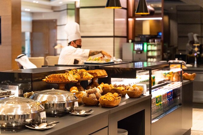Dubai International Airport (DXB) T3/T1/T2 VIP Lounge Access - Food, Drinks, and the Stuff That Actually Helps on Layovers