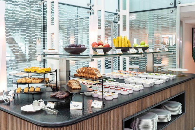 Dubai International Airport (DXB) T3/T1/T2 VIP Lounge Access - Showers at DXB: What’s Included, What Might Cost Extra, and What to Plan For