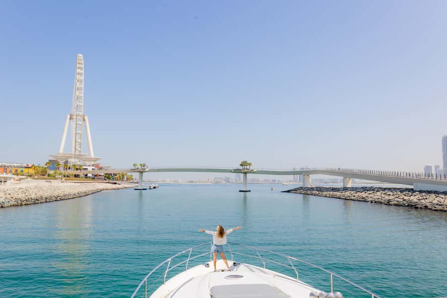 Dubai: Private VIP Luxury Yacht Tour with BBQ & Drinks - A Private VIP Yacht Ride Over Dubai Marina