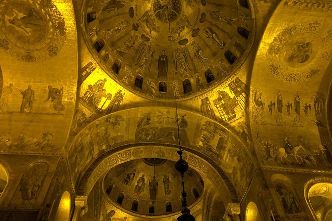 Exclusive Private Tour of Saint Mark's Basilica After Hours - Piazza San Marco meeting: what to bring and how to avoid headaches